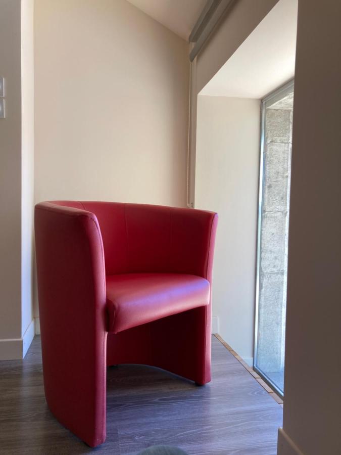 La Chambre Du Tonneau Montigny-sur-l'Ain Buitenkant foto
